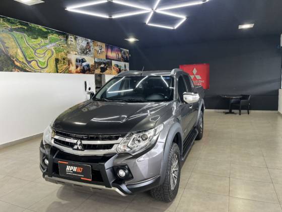 MITSUBISHI L200 TRITON 2.4 16V TURBO DIESEL OUTDOOR HPE-S CD 4X4 AUTOMÁTICO MITSUBISHI L200 TRITON 2.4 16V TURBO DIESEL OUTDOOR HPE-S CD 4X4 AUTOMÁTICO